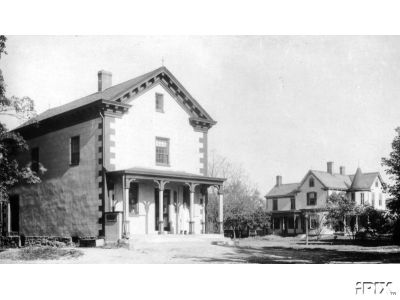 L-kingcompound.jpg (18249 bytes)